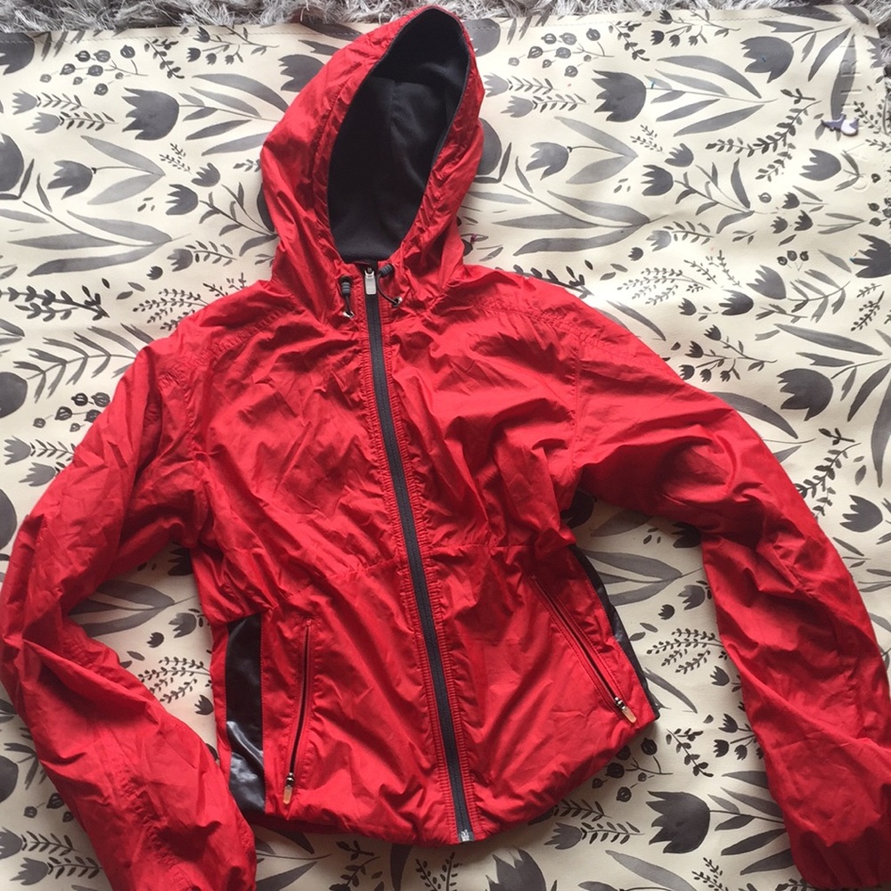 Great winter running jacket! Nike size small.